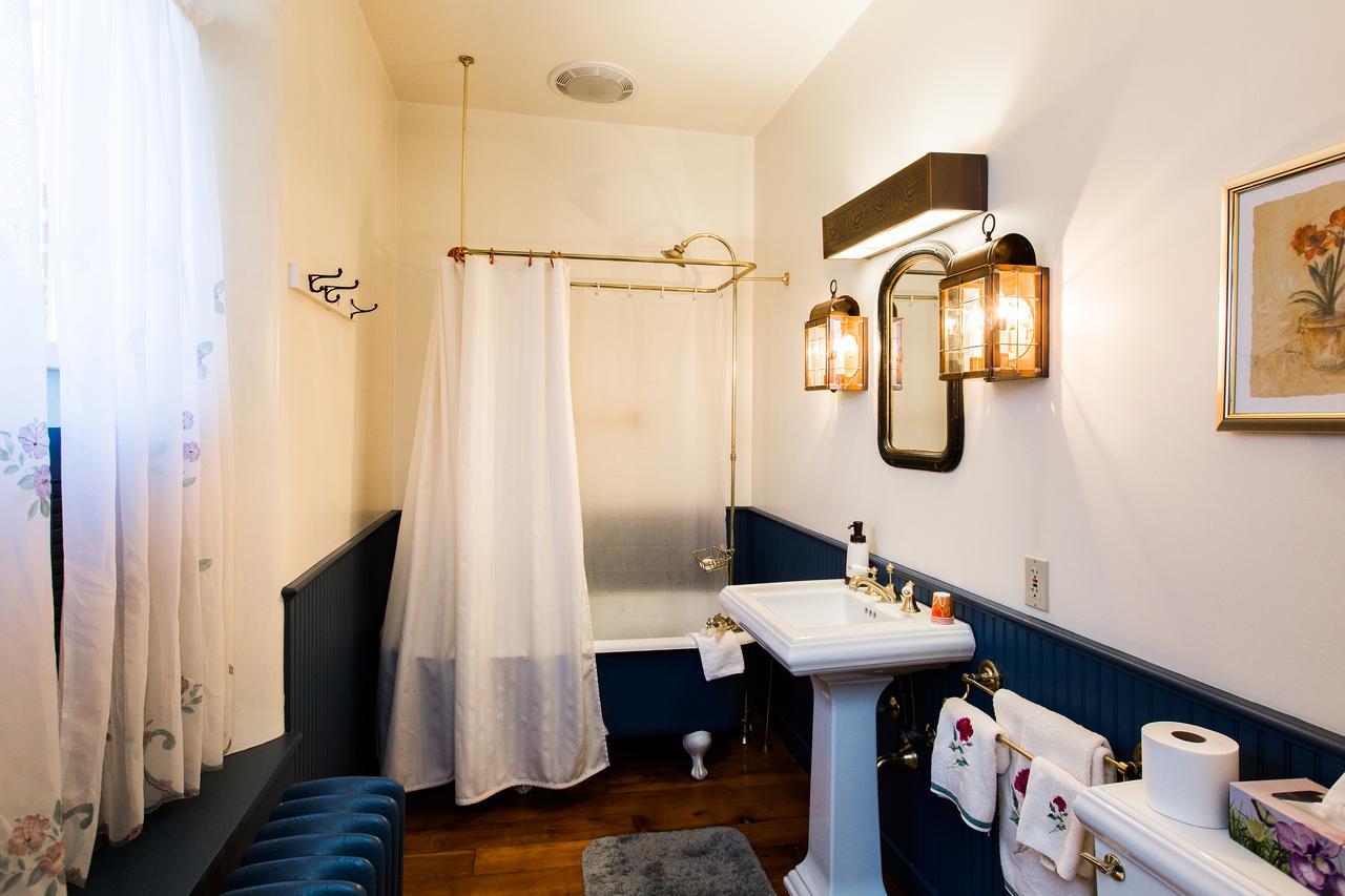 Red Rose Bed & Breakfast Smoketown  Экстерьер фото