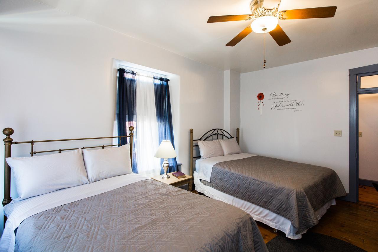 Red Rose Bed & Breakfast Smoketown  Экстерьер фото