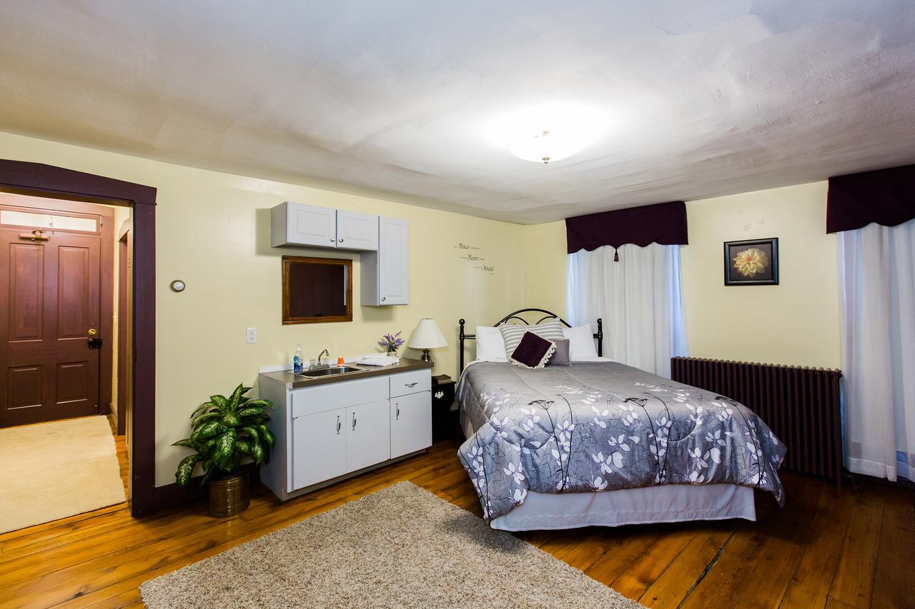 Red Rose Bed & Breakfast Smoketown  Экстерьер фото