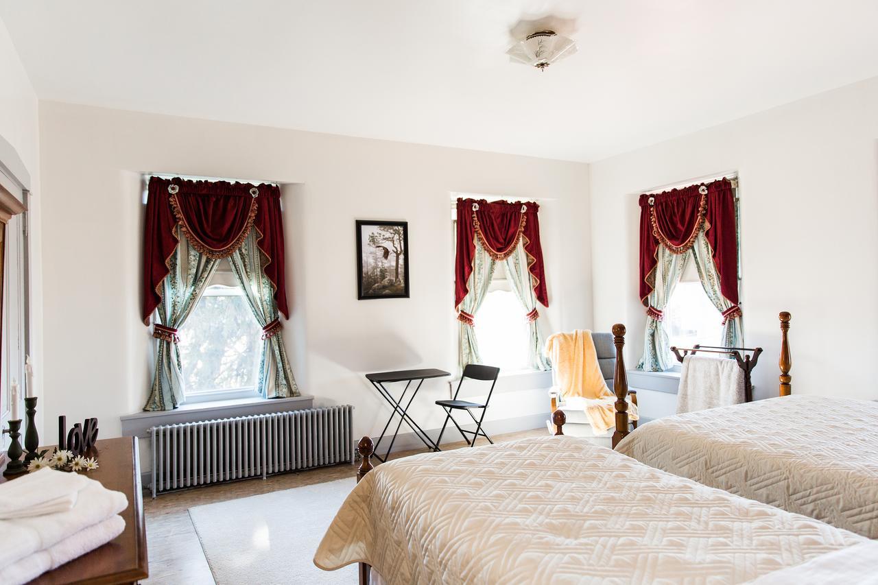 Red Rose Bed & Breakfast Smoketown  Экстерьер фото