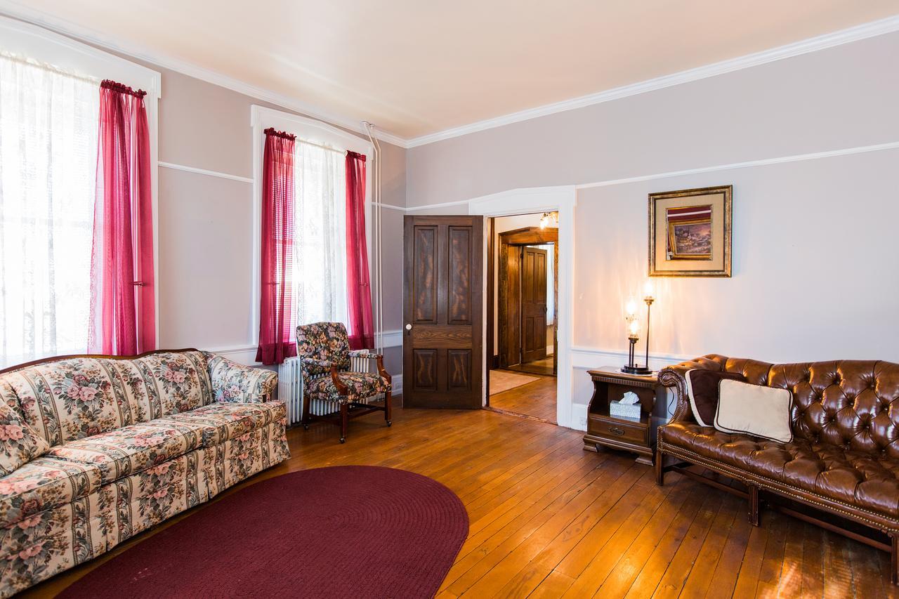 Red Rose Bed & Breakfast Smoketown  Экстерьер фото